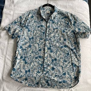 J-Crew Men’s X-large button up casual shirt